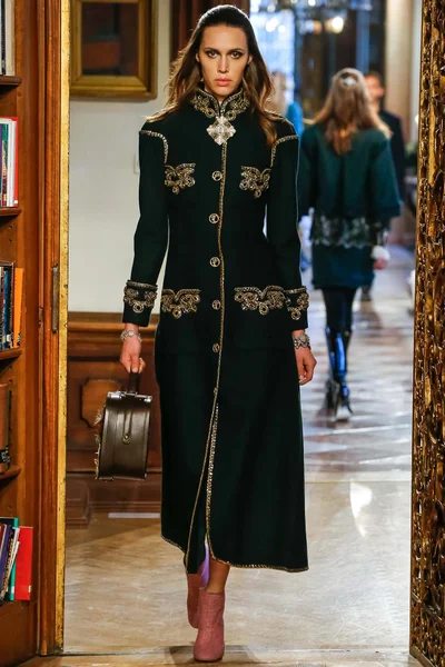 Look 8